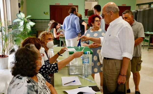Casi un 40 por ciento de los andaluces decidieron el voto pocos días antes de las elecciones del 19J