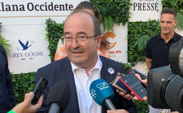 Miguel Iceta visita el festival marbellí: «Esto es una fuente de riqueza tremenda»