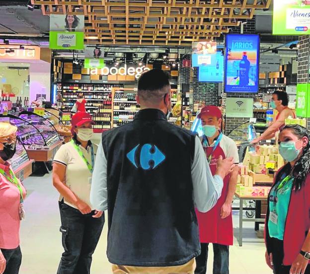 Carrefour contrata a 1.560 personas en Andalucía para su campaña de verano