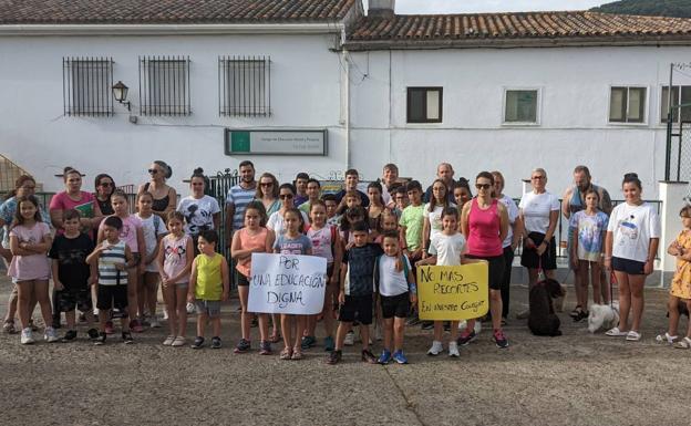 La Diputación instará a la Junta a que reconsidere la supresión de dos líneas en el colegio de La Estación de Gaucín-El Colmenar