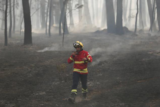 El fuego devora Portugal