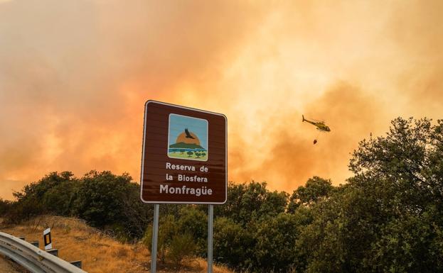 El fuego no da tregua en Extremadura: el de Las Hurdes, sin control