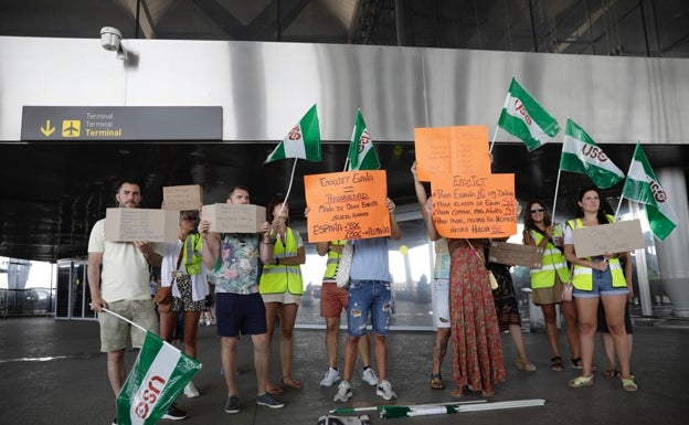 Las aerolíneas Ryanair y Easyjet mantienen sus vuelos en Málaga, pese a las huelgas de sus tripulantes de cabina