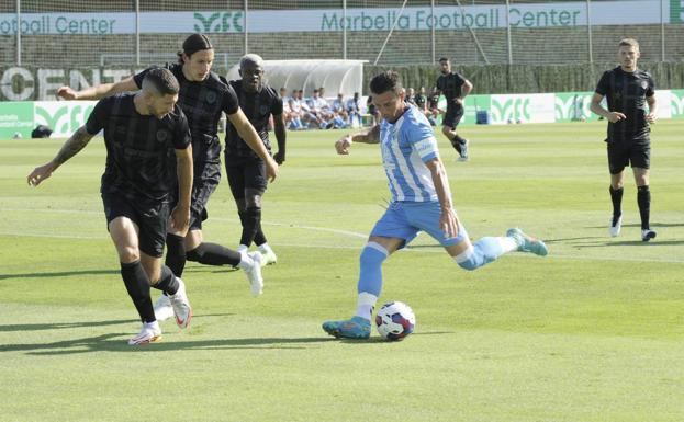 Juanfran: «El Málaga tiene que pelear por ascender y no hay ningún miedo a decirlo»