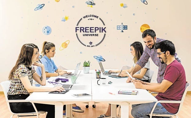 Freepik supera a su gran rival Shutterstock y se convierte en la web de imágenes de 'stock' más visitada