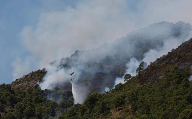 «La previsión meteorológica no es buena para el incendio»