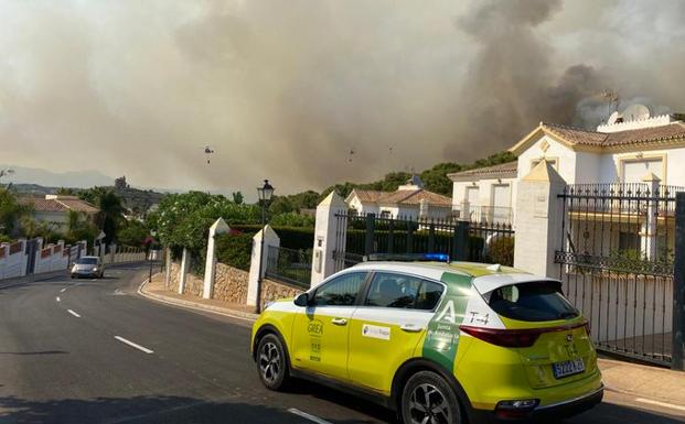 El Infoca logra estabilizar el incendio de Alhaurín el Grande