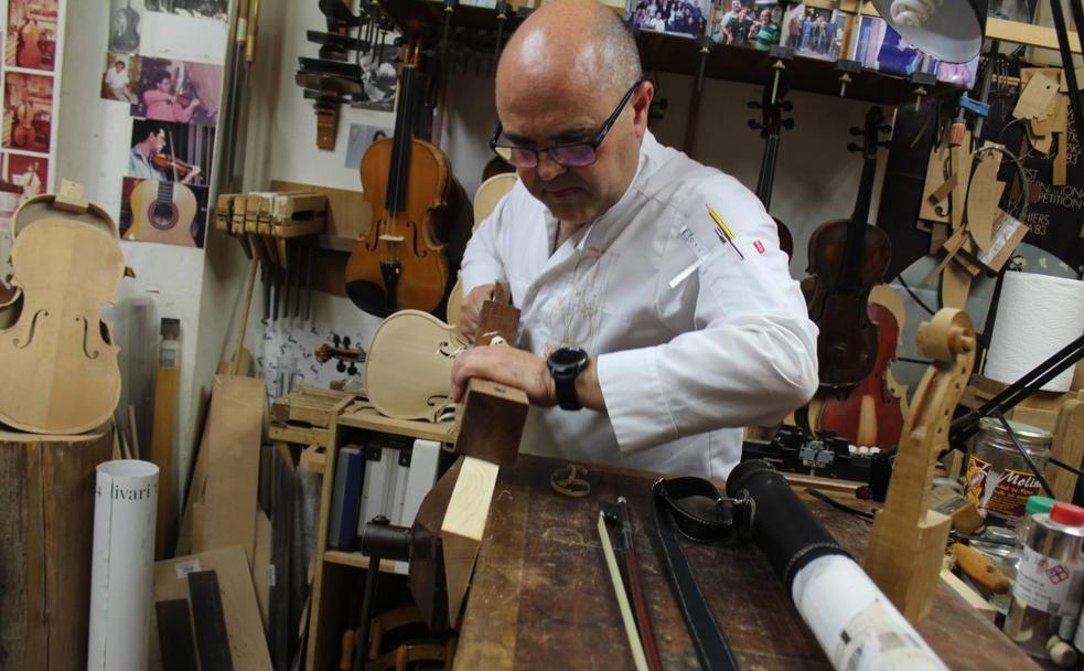 El arte de transformar la madera en música