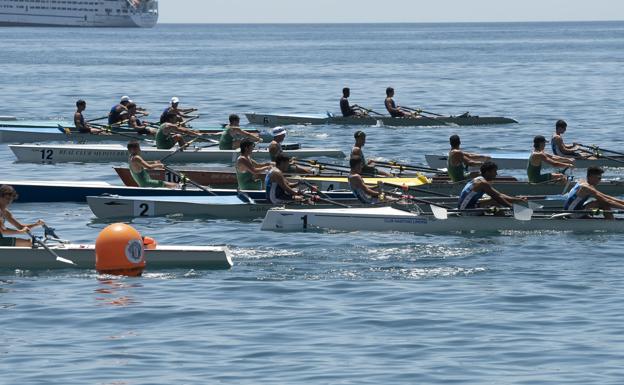 El Club Mediterráneo domina el Open de Remo de mar en La Malagueta