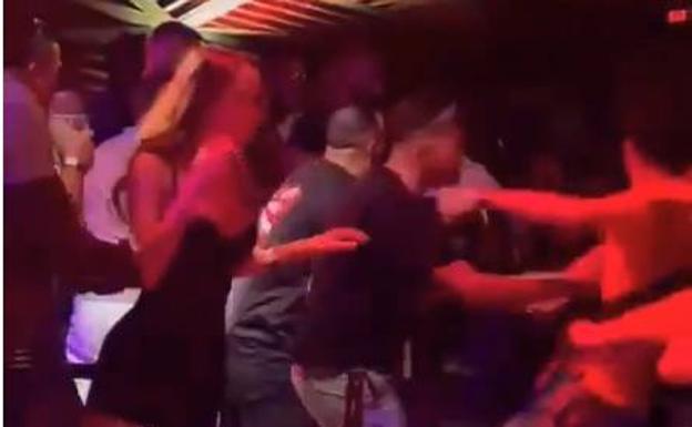 Un joven expulsado que volvió con un arma blanca: así se inició el tiroteo en la discoteca de Marbella