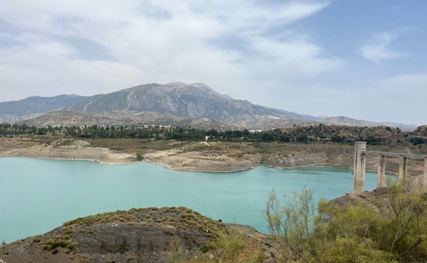 La Mancomunidad Oriental pide a los 31 municipios de la Axarquía planes para ahorrar un 20% de agua