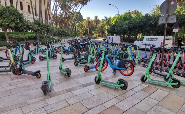El Ayuntamiento de Málaga recaba ocho ofertas para el servicio de bicis y patinetes