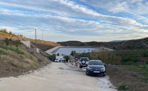 Los regantes de la Axarquía pagan ocho veces más por el agua depurada que por la del embalse de La Viñuela