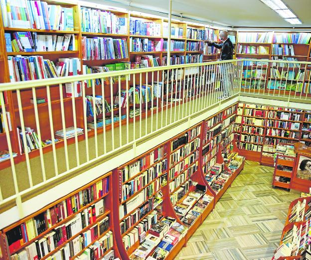 El Gobierno pide colaboración a los negocios para hacer efectivo el pago del bono cultural para jóvenes