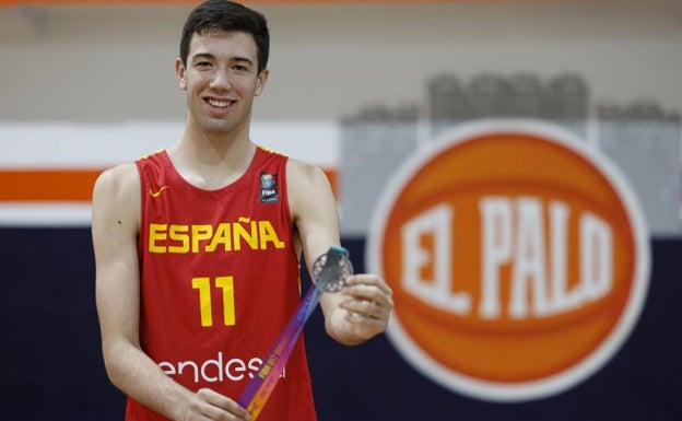 Álvaro Folgueiras confirma su salida del Unicaja y se marcha a la DME Academy de Estados Unidos