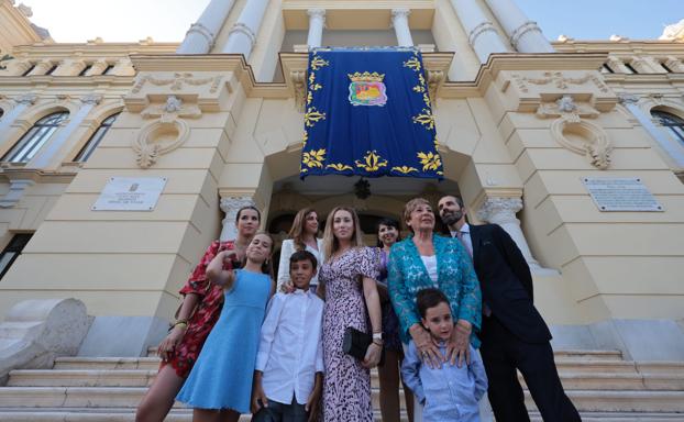 Directo | Celia Villalobos recibe hoy la medalla de la Ciudad de Málaga y el título de Hija Predilecta