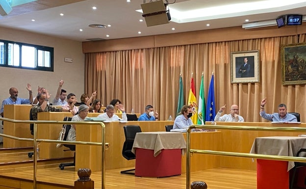 Vélez-Málaga aprueba pagar 2,5 millones en facturas pendientes a proveedores