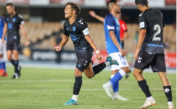 El Málaga remonta en el descuento con los titulares y gana el Trofeo de la Vendimia (1-2)