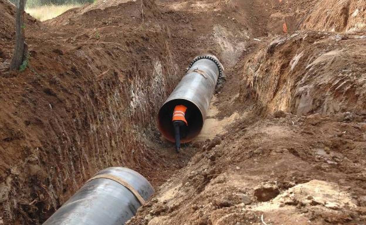 La rotura de una tubería provocará cortes de agua en Benalmádena