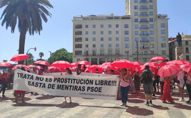 Más de 200 personas se manifiestan contra la abolición de la prostitución en Málaga