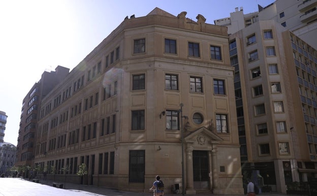 Un banquero compra el antiguo edificio de Telefónica de Málaga y se lo alquila a la compañía