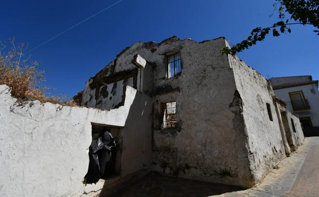 Faraján adquiere dos solares para crear un edificio público