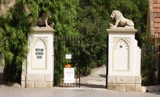 Detenidos dos hermanos por colarse en el Cementerio Inglés de Málaga para robar algarrobas