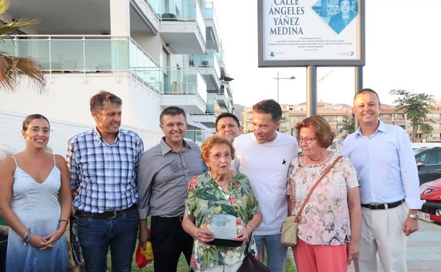 El Morche homenajea a la 'señorita Angelita', la fundadora del colegio