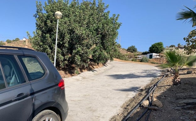 Rincón de la Victoria ejecuta obras de pavimentación en el Carril de Chimeneas