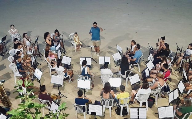 La banda municipal de música de Campillos participará en la cabalgata de Disneyland París