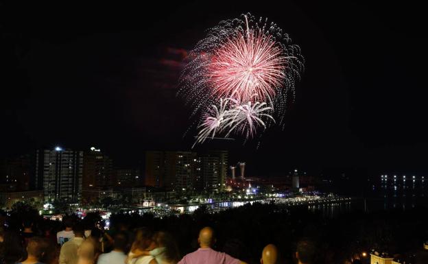 Málaga se reencuentra con su feria con un novedoso espectáculo luminoso de drones