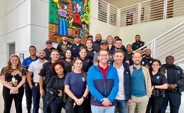 Blanc, Gonzalez and Codina visit Miami Police mental health training courses./south