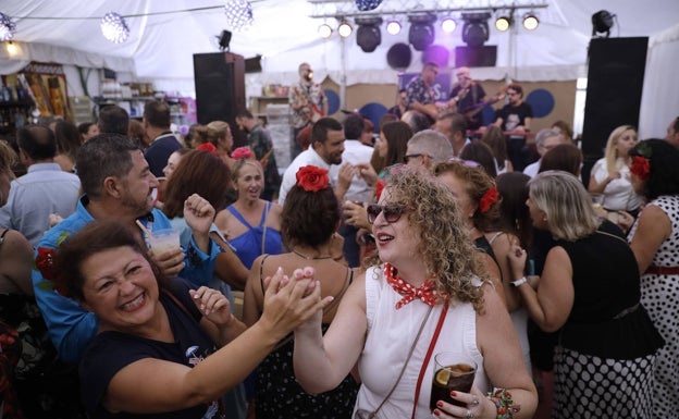 La feria del real se vive entre grupos de música