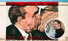 Fallece el autor del grafiti más famoso del muro de Berlín, el del beso entre Brezniev y Honecker