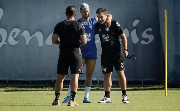 Fran Sol, duda en el Málaga contra Las Palmas, avanza en su recuperación