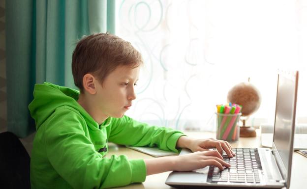 ¿Tiene nuestro hijo adicción a los juegos 'on line'? Atentos a estas pautas