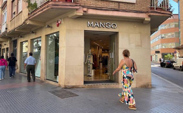 Mango cierra su histórica tienda en la calle Armengual de la Mota