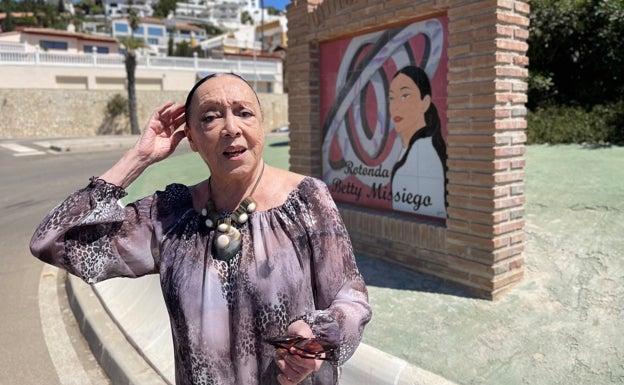 Betty Missiego: «Lola Flores me dijo después de lo de Eurovisión que había que prender fuego a Televisión Española»