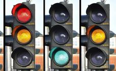 El importante aviso de la DGT sobre la luz ámbar del semáforo