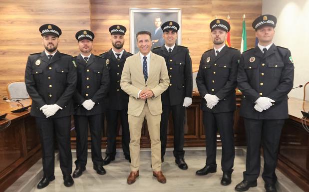 La Policía Local de Torrox alcanza los 27 efectivos al sumar seis nuevos agentes