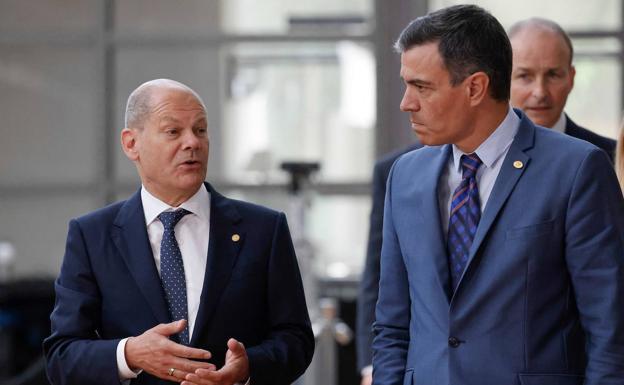 Sánchez se reunirá con Scholz para presionar a Francia con el gasoducto