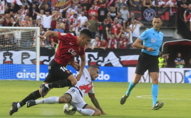 El Mallorca vence y corta la dinámica del Rayo