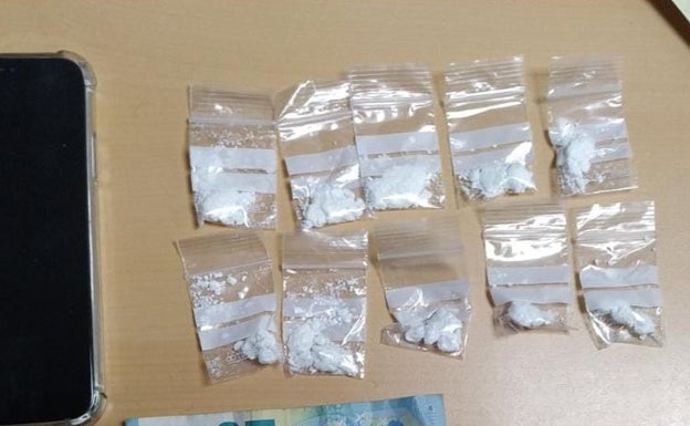 Detenido con varias bolsitas de coca cuando se desplazaba en patinete a una zona de ocio de Benalmádena