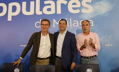 Feijóo y Moreno ensalzan la figura de Bendodo en el anuncio de su adiós como líder del PP de Málaga