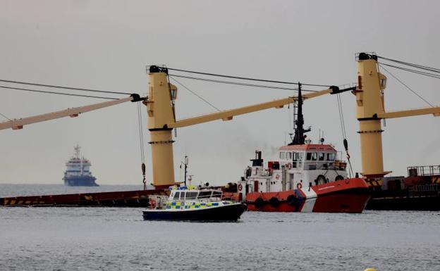 Gibraltar espera empezar este jueves a extraer combustible del buque semihundido