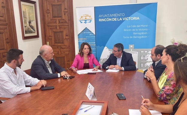 Junta y Ayuntamiento sientan las bases para un «crecimiento sostenible» de Rincón de la Victoria