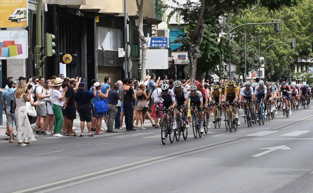 La Vuelta Ciclista a España atraviesa el corazón de Málaga