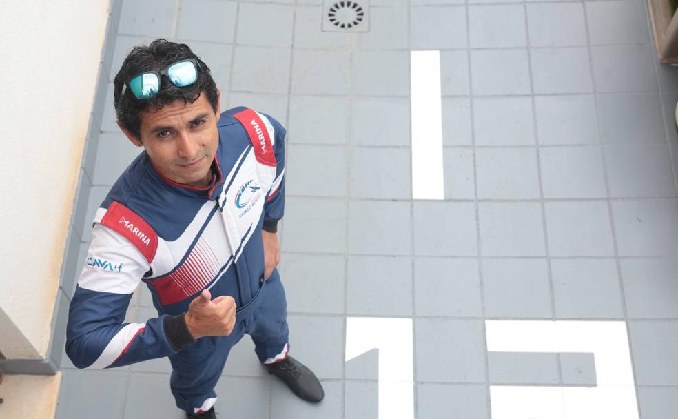 Un malagueño en la fórmula uno del aire