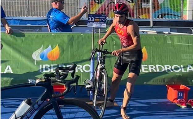 El triatleta malagueño Alberto González, sexto en la Copa del Mundo de triatlón disputada en Valencia