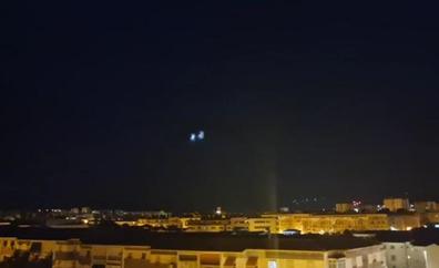 ¿Qué son las luces que se han visto en el cielo de Málaga esta madrugada?